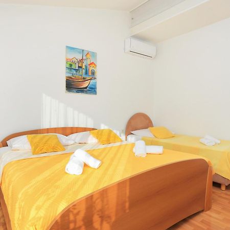 Apartments And Rooms With Parking Space Kastel Stafilic, Kastela - 18673 Kamer foto