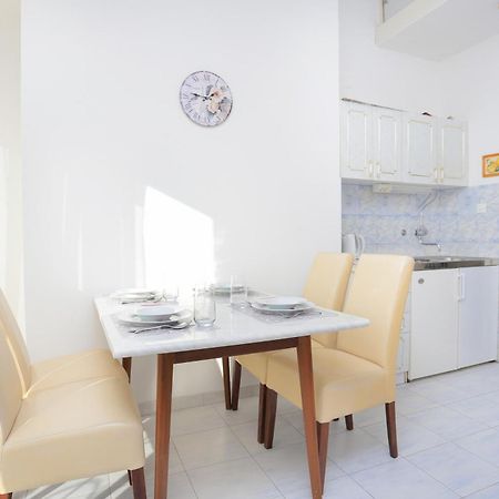 Apartments And Rooms With Parking Space Kastel Stafilic, Kastela - 18673 Kamer foto