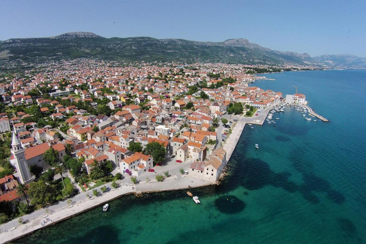 Apartments And Rooms With Parking Space Kastel Stafilic, Kastela - 18673 Buitenkant foto