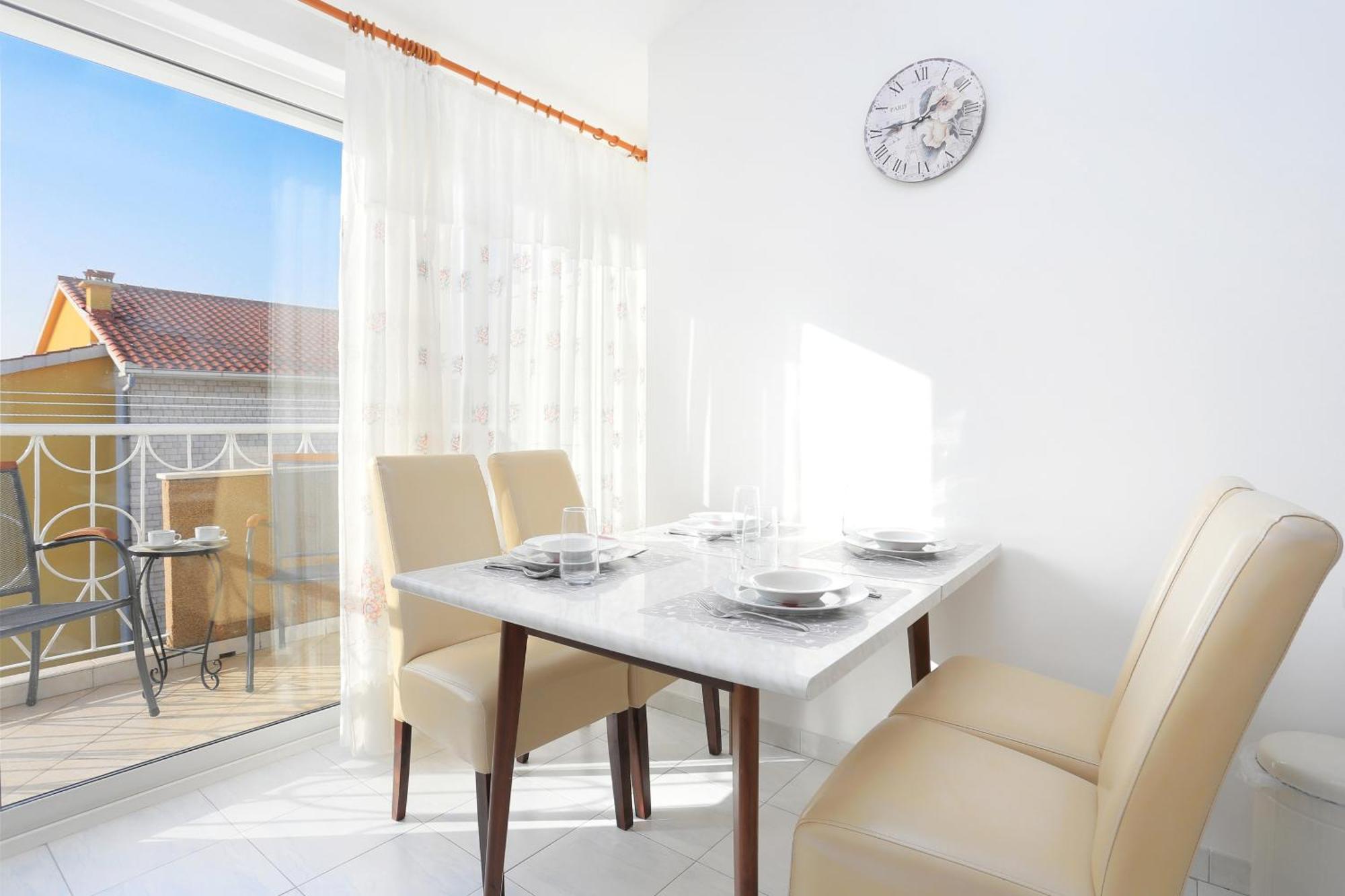 Apartments And Rooms With Parking Space Kastel Stafilic, Kastela - 18673 Kamer foto