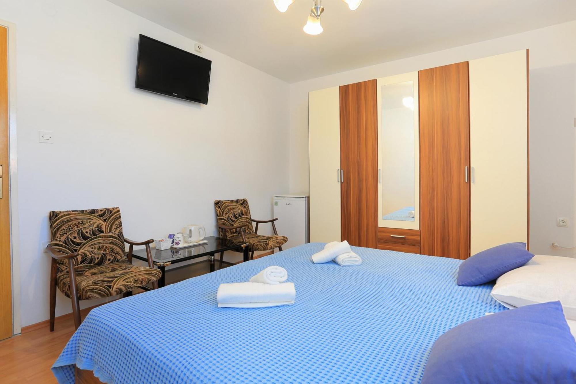Apartments And Rooms With Parking Space Kastel Stafilic, Kastela - 18673 Kamer foto