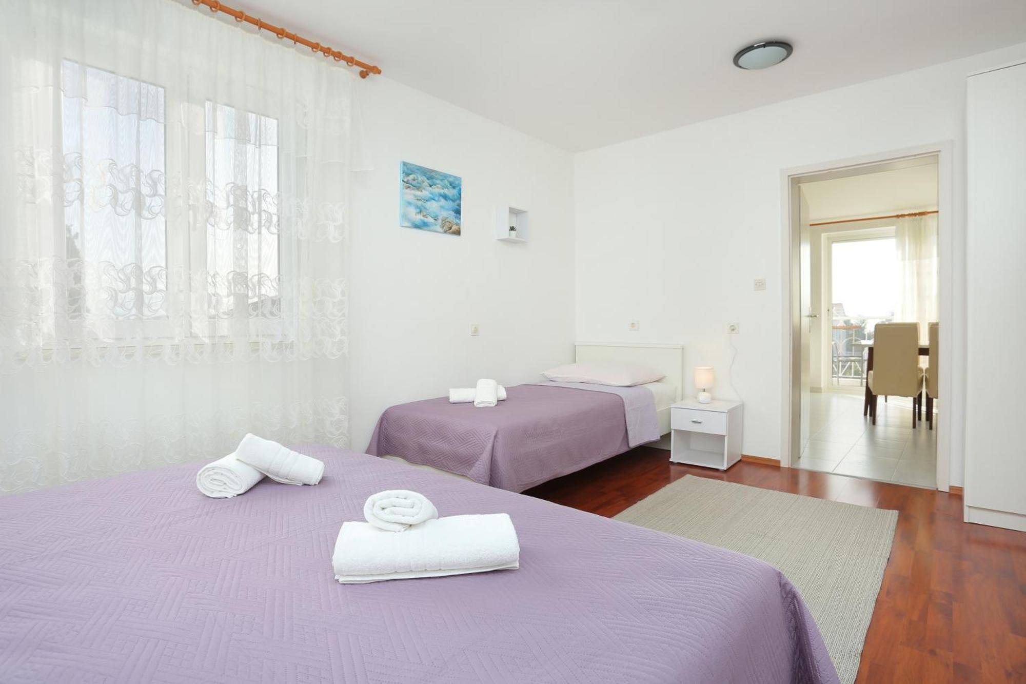 Apartments And Rooms With Parking Space Kastel Stafilic, Kastela - 18673 Kamer foto